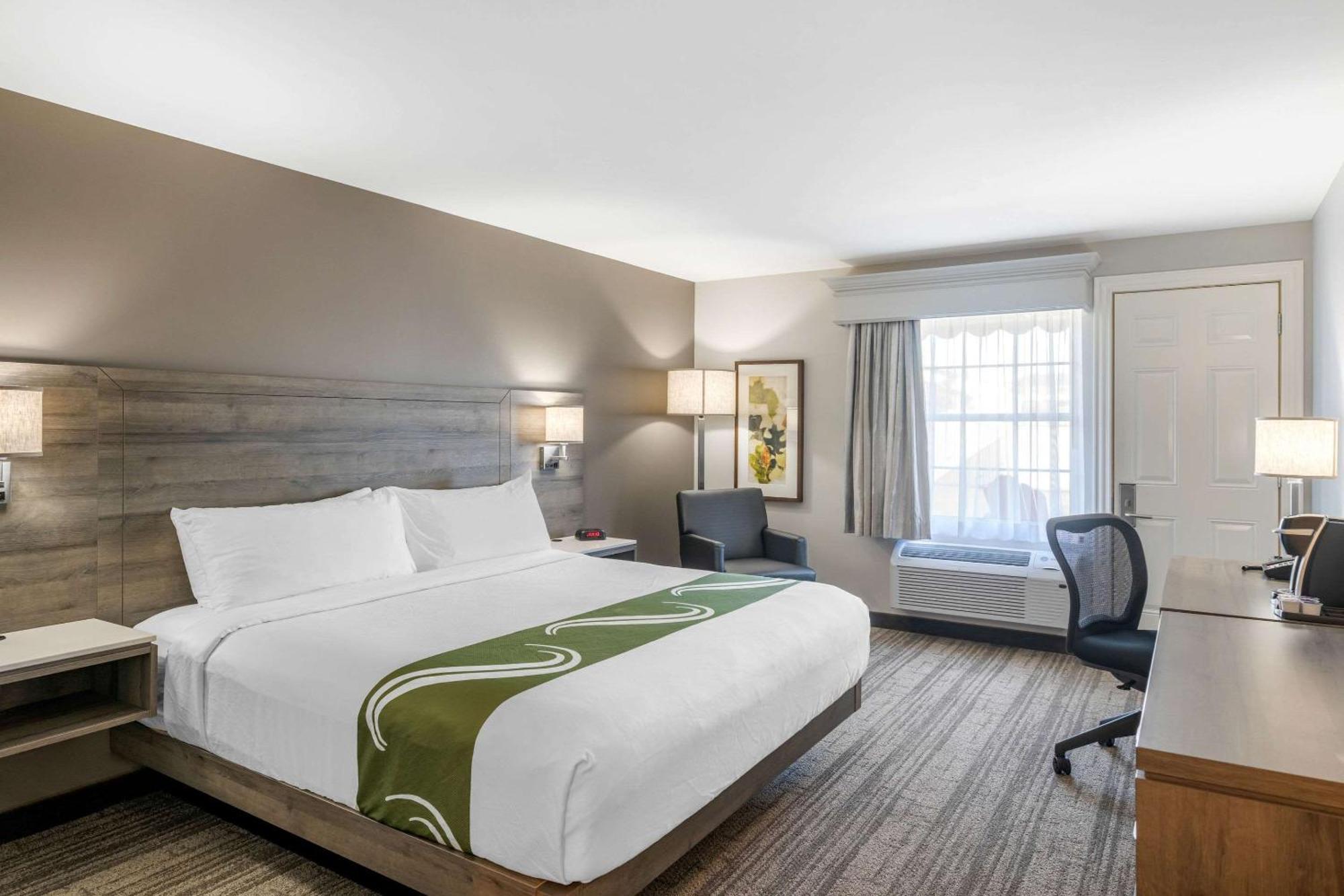 Quality Inn & Suites Amsterdam Fredericton Eksteriør billede