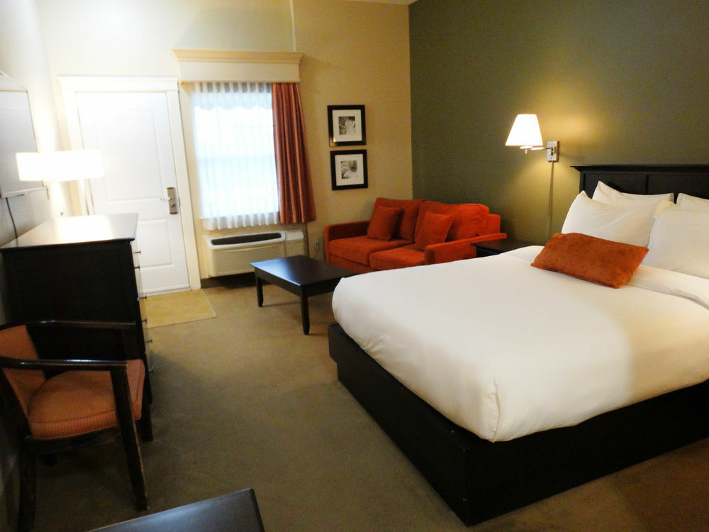 Quality Inn & Suites Amsterdam Fredericton Eksteriør billede